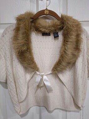 Moda International Cream Knit Short-Sleeve Sweater with Faux Fur Tan Collar